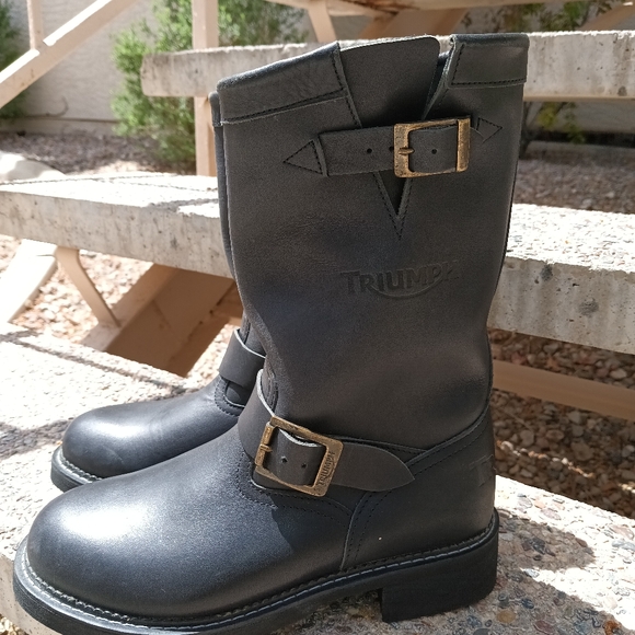 Triumph Motorcycle Boots - Picture 2 of 6